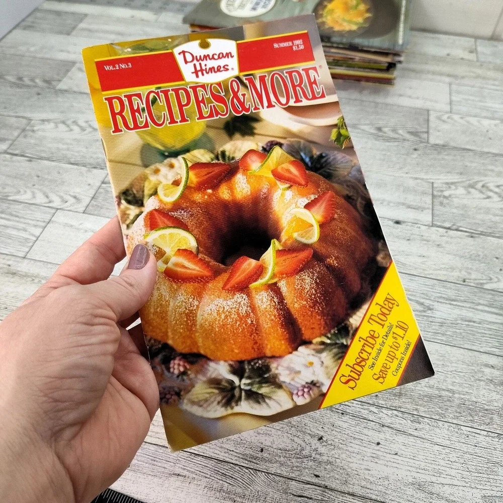 Duncan Hines Recipes and More Cookbook Booklet 1992 Baking Desserts Sweets‎